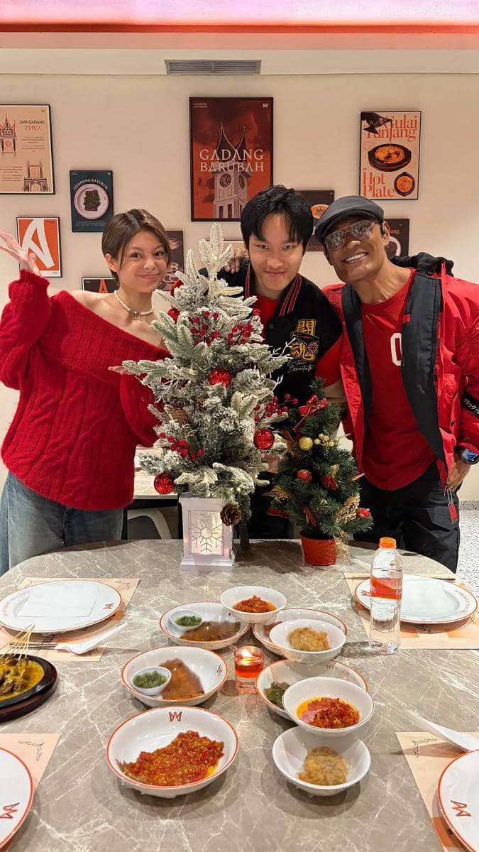 artis beda keyakinan bareng keluarga di Natal 2025