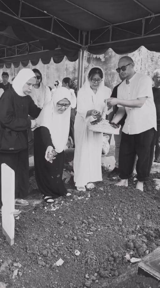 Pemakaman Kakak Tiko Aryawardhana (instagram.com/tikoaryawardhana)
