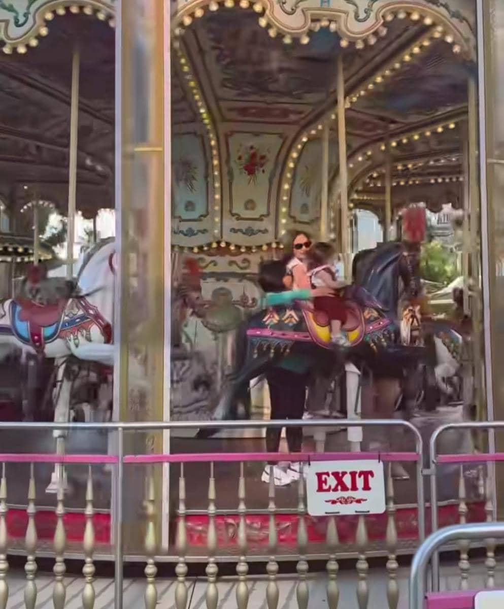 Jessica Mila liburan di Australia.