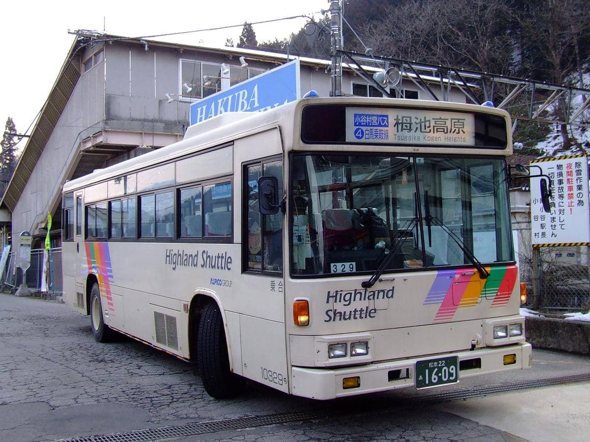 potret shuttle bus di Hakuba