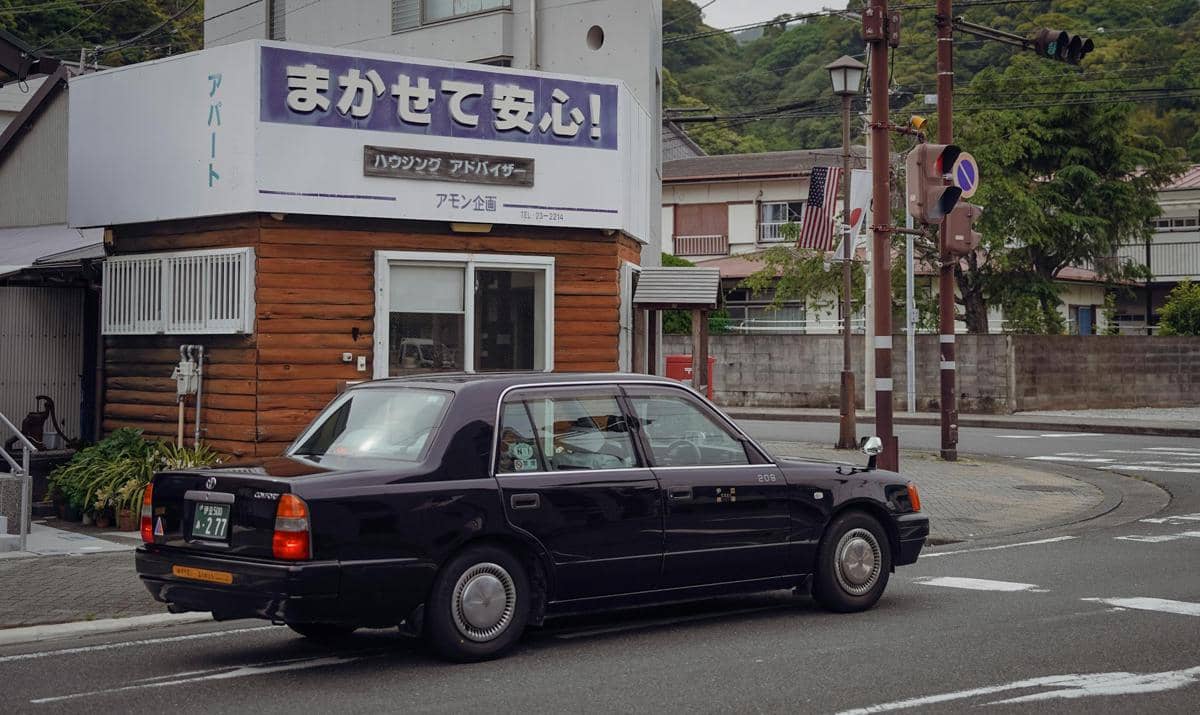 ilustrasi taxi di Jepang