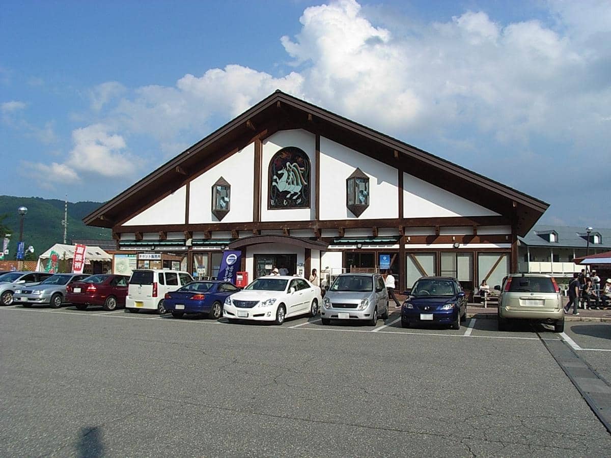potret mobil di Hakuba