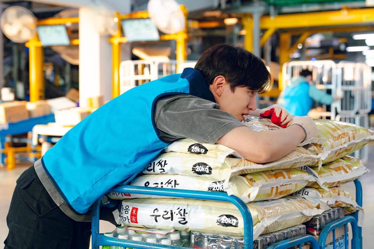 still cuts Lee Joon Ho di Cashero. 