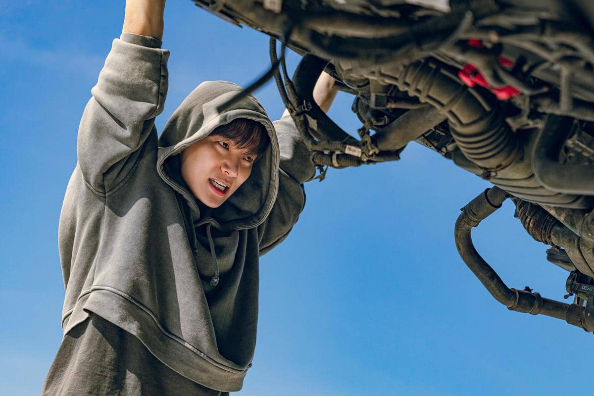 still cuts Lee Joon Ho di Cashero. 