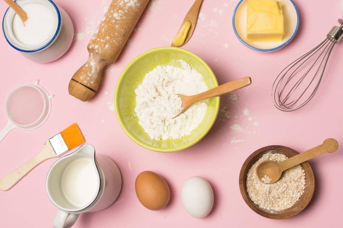 ilustrasi bahan-bahan untuk membuat chiffon cake