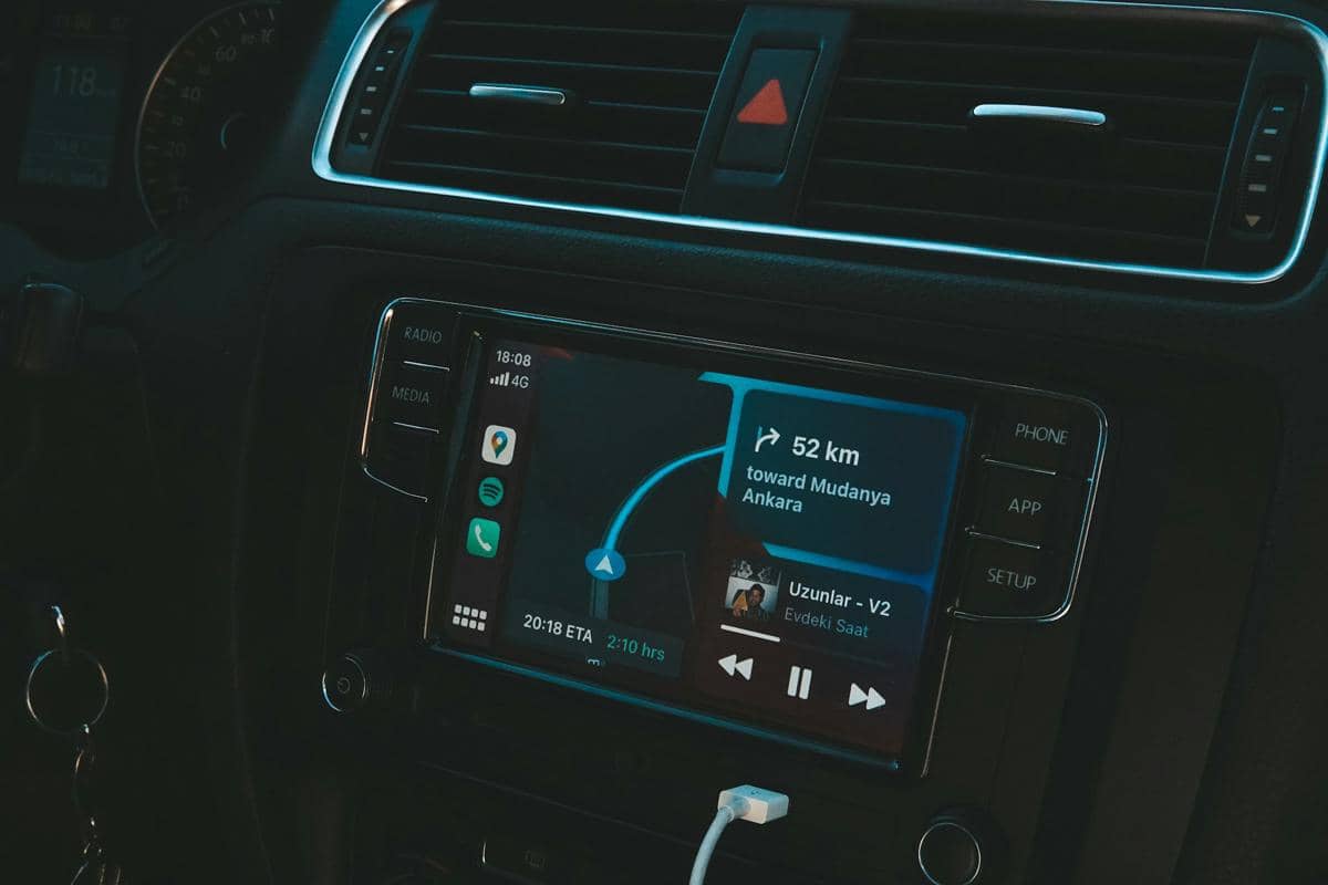 ilustrasi audio mobil