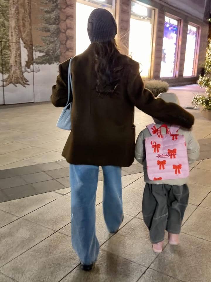 Raisa dan Zalina liburan musim dingin di Korea Selatan.