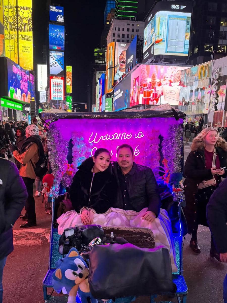 Nindy Ayunda menikmati liburan akhir tahun di New York.
