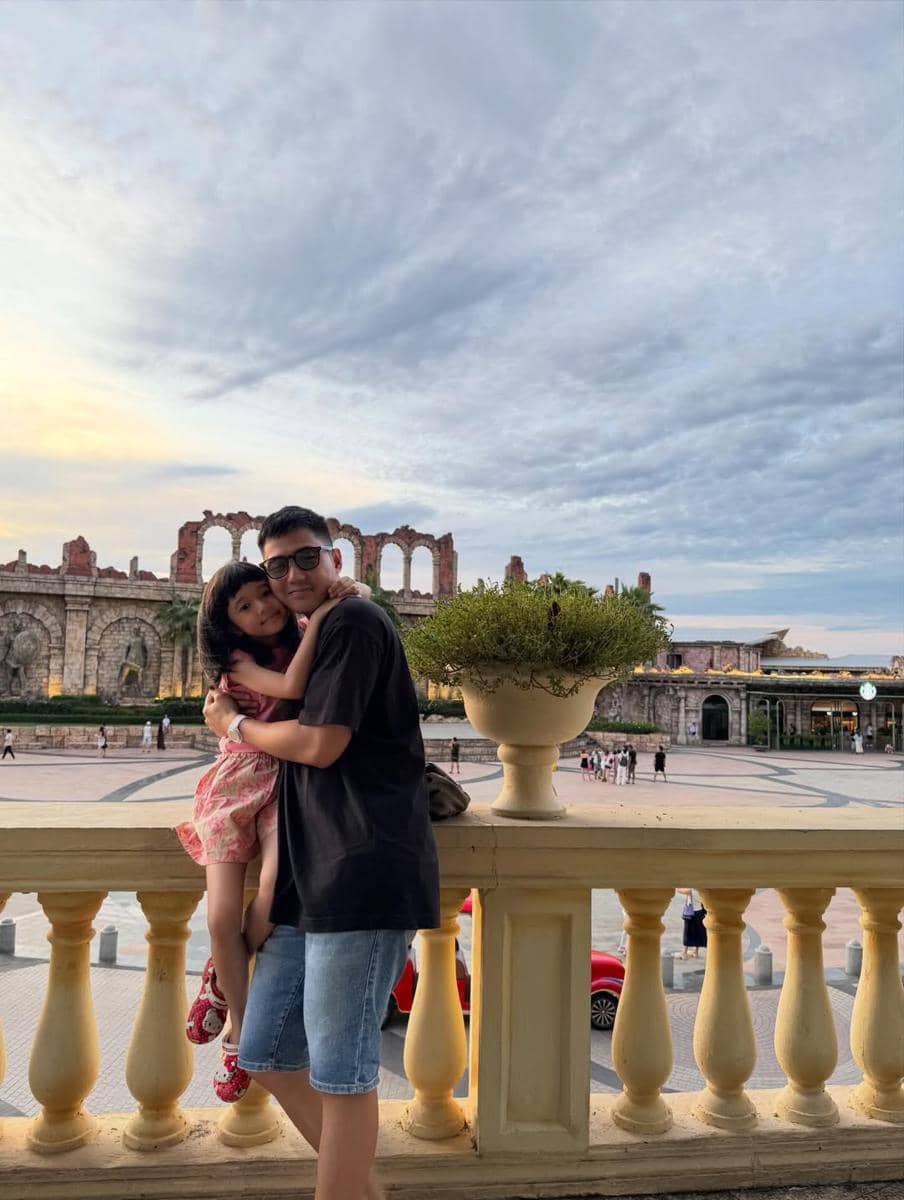 Keluarga Nycta Gina berlibur ke Pulau Phu Quoc.