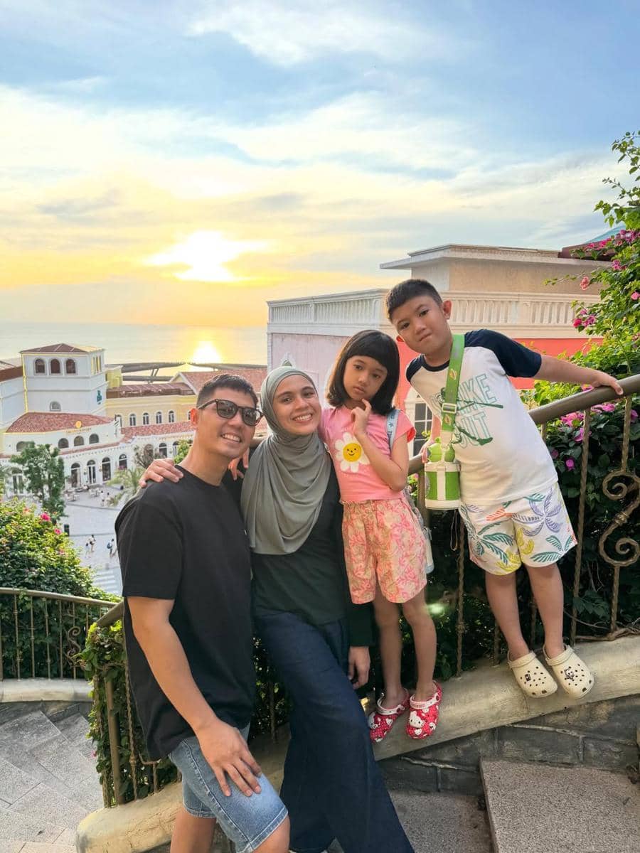 Keluarga Nycta Gina berlibur ke Pulau Phu Quoc.