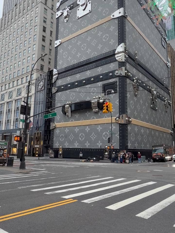 Nindy Ayunda menikmati liburan akhir tahun di New York.