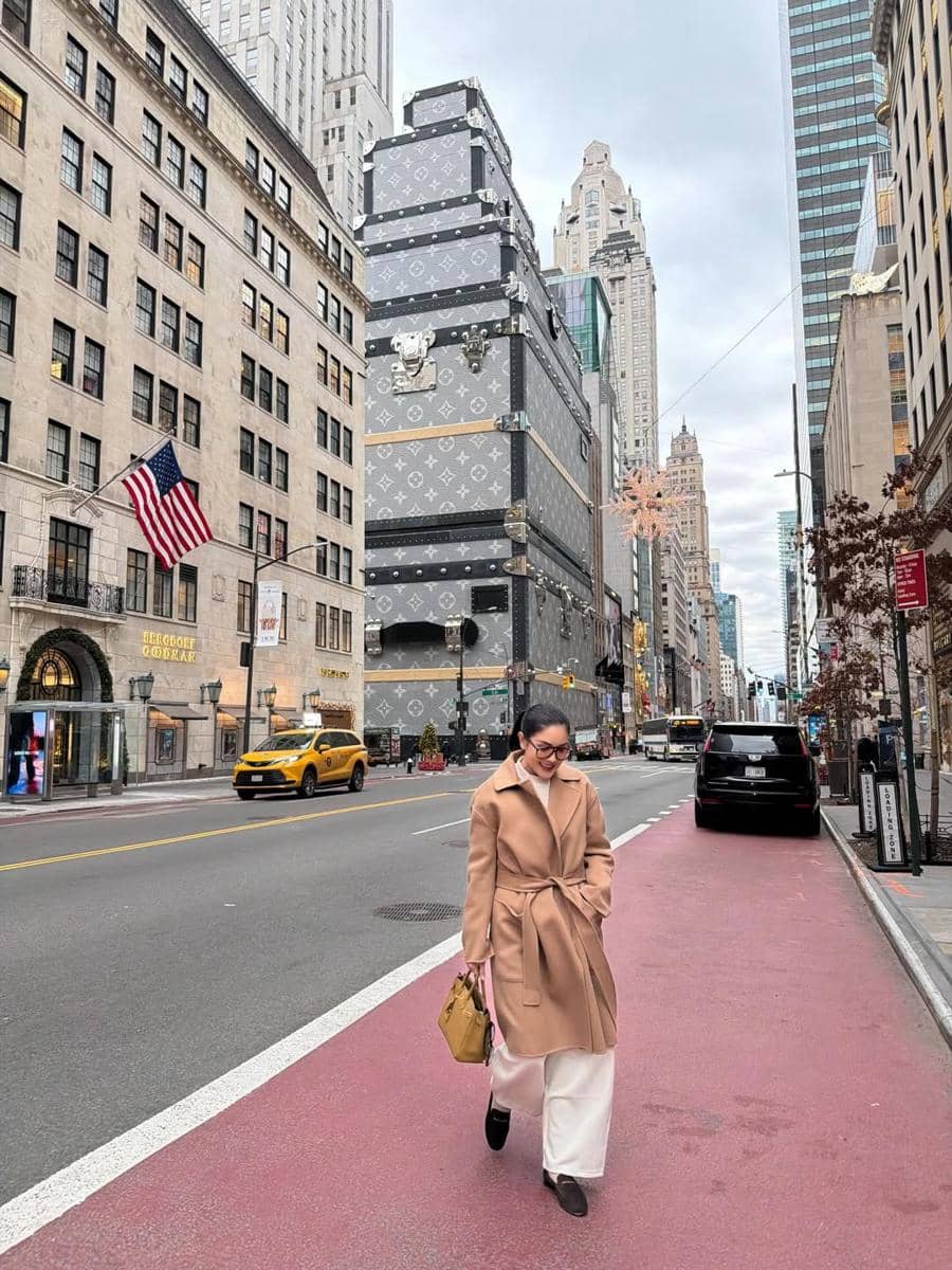 Nindy Ayunda menikmati liburan akhir tahun di New York.
