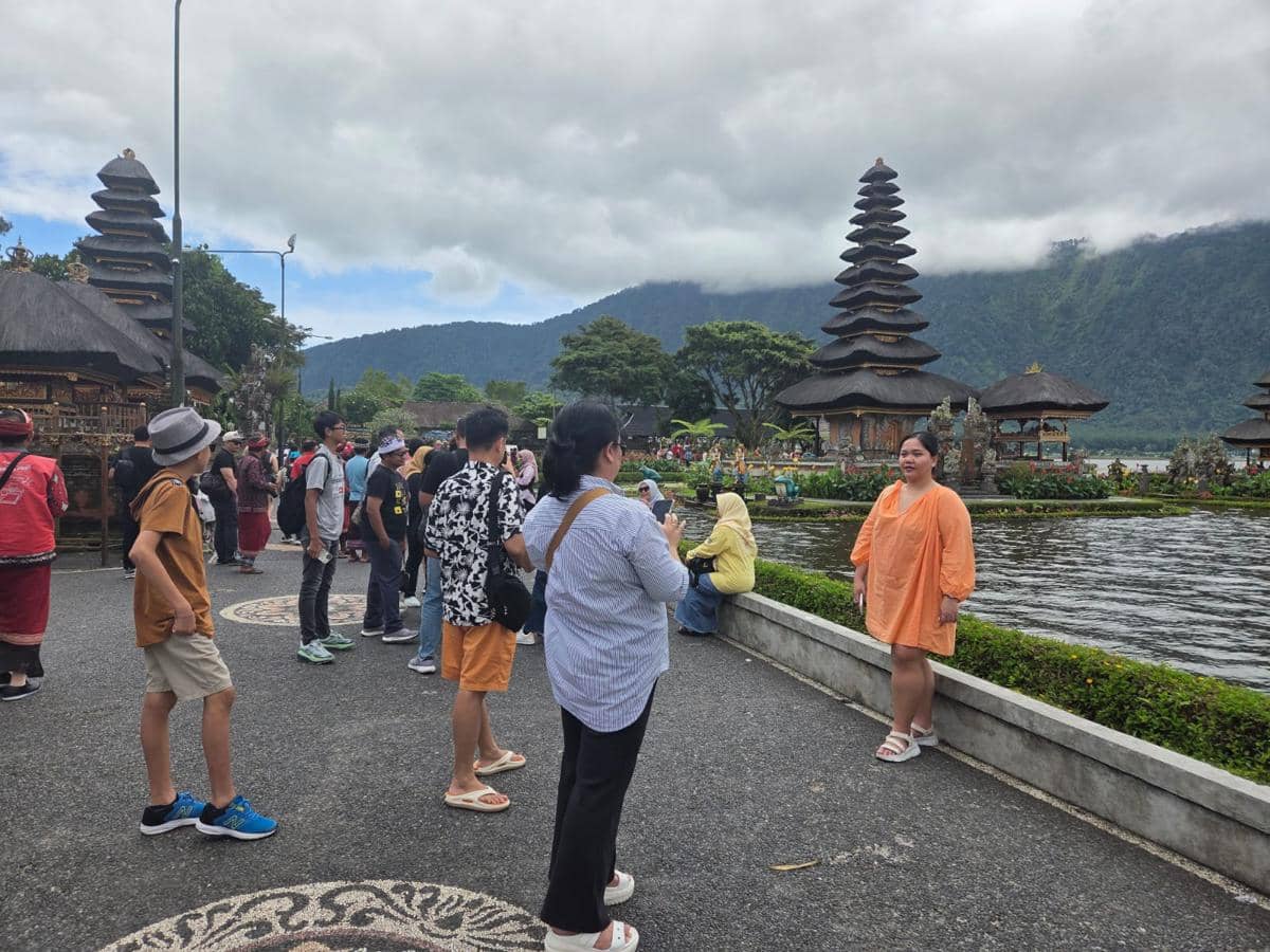 Diterpa Isu Bali Sepi, DTW Ulundanu Beratan Diserbu Wisatawan
