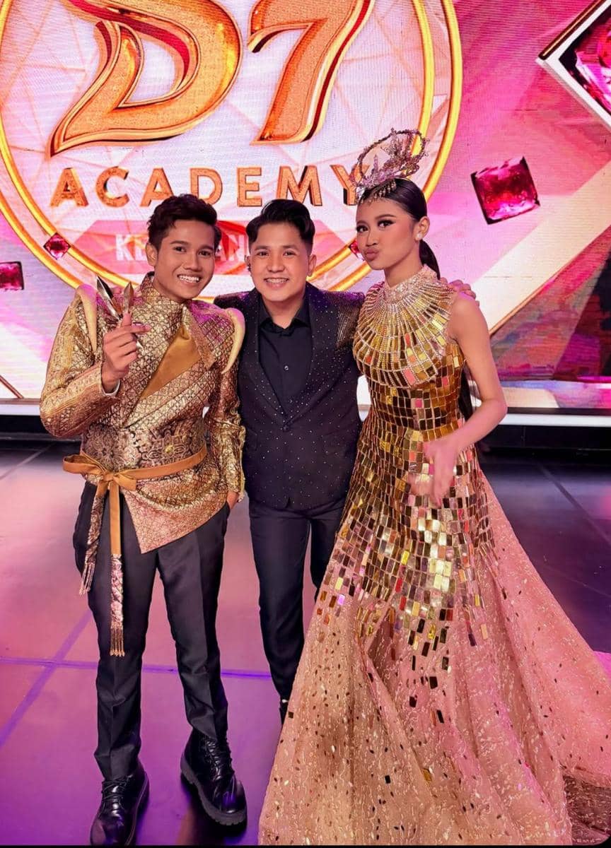 Gaya Artis dan Kontestan di Grand Final Dangdut Academy 7 