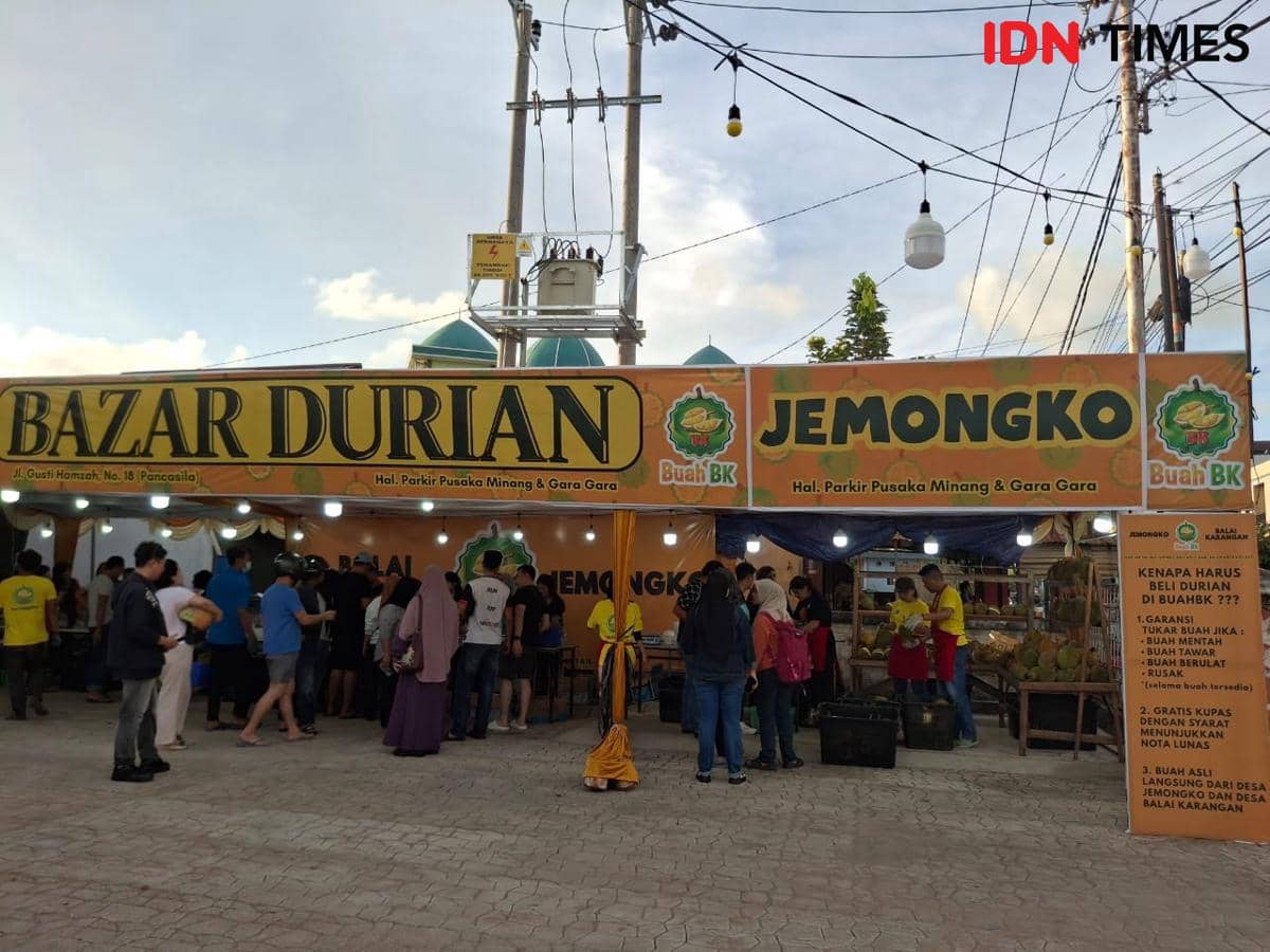 Bazar durian di Pontianak. 