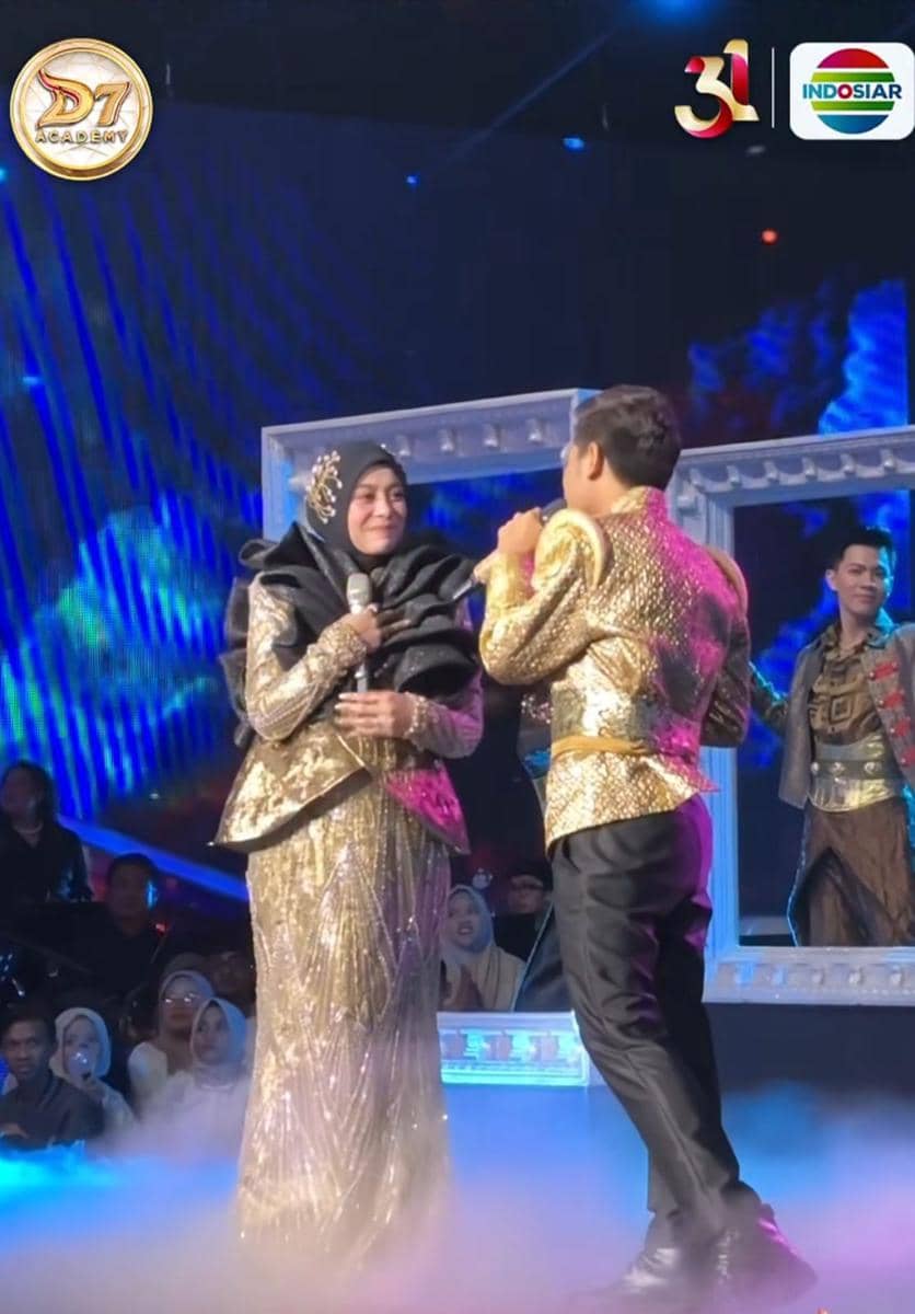 Gaya Artis dan Kontestan di Grand Final Dangdut Academy 7