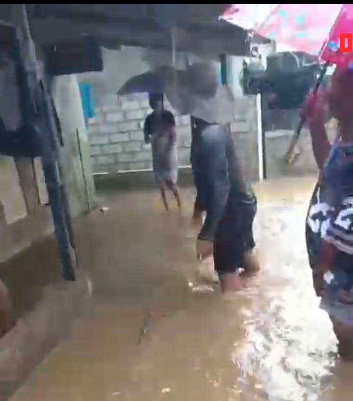 Salah satu rumah warga yang terendam banjir di Lombok Tengah.