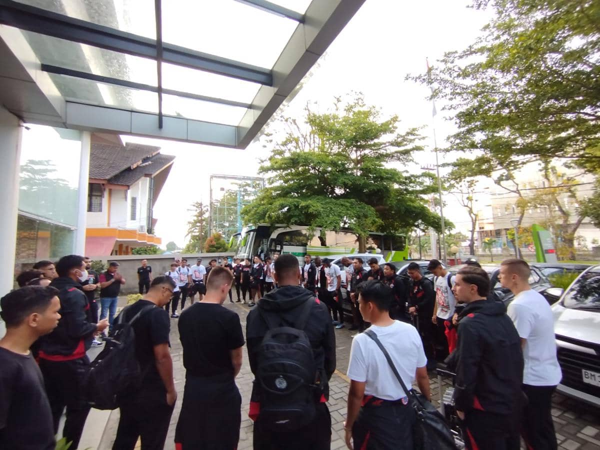Suasana tim Persija Jakarta di Padang