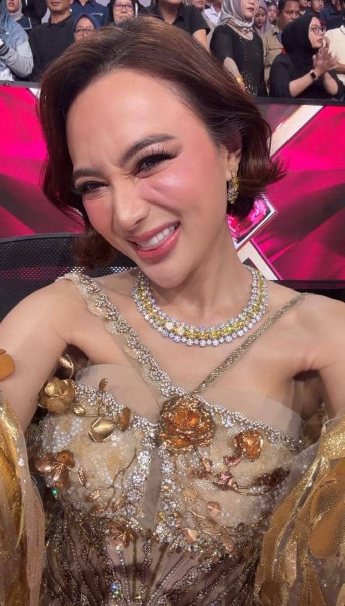 Gaya Artis dan Kontestan di Grand Final Dangdut Academy 7
