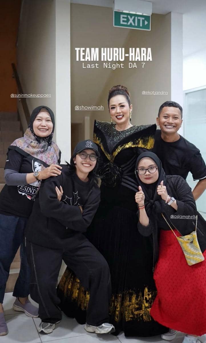 Gaya Artis dan Kontestan di Grand Final Dangdut Academy 7 