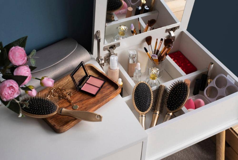 ilustrasi rak kosmetik