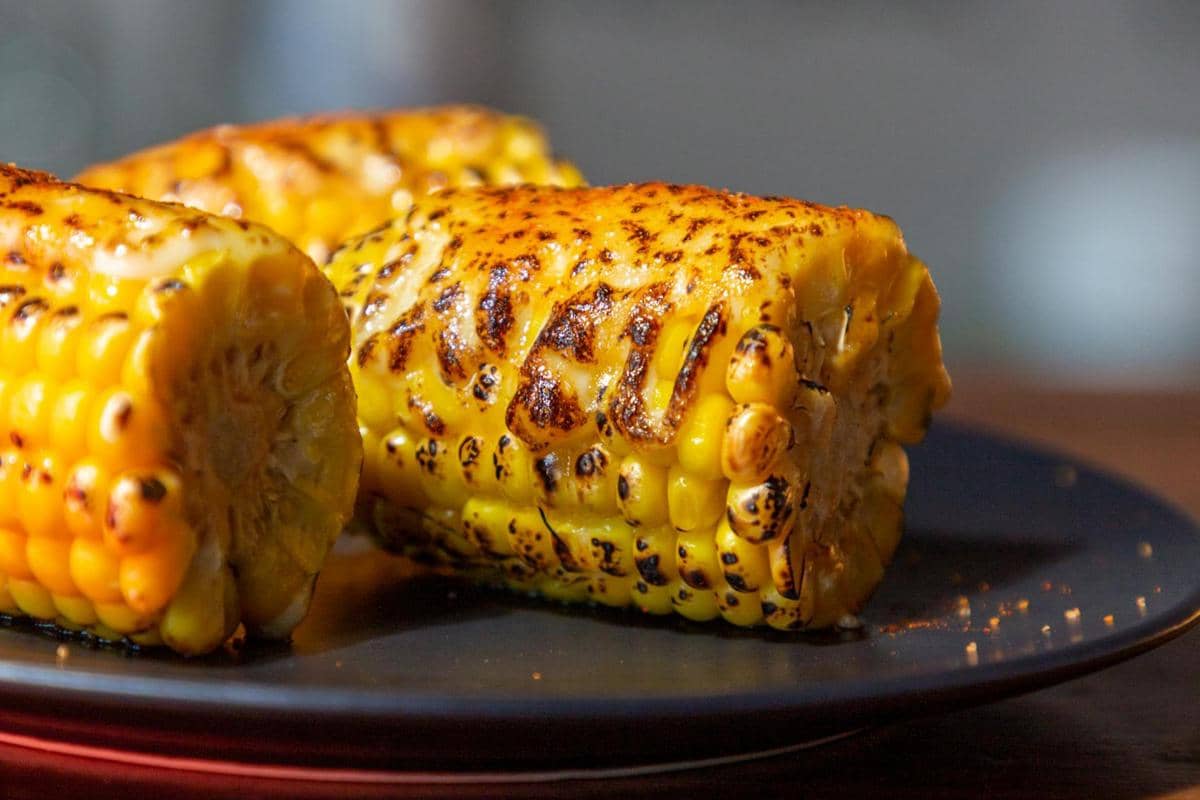 ilustrasi jagung bakar pedas gurih 