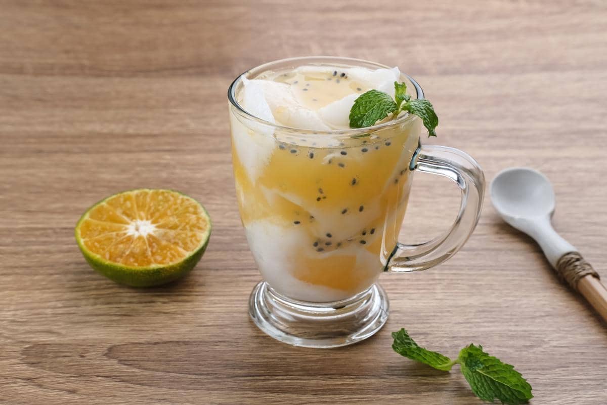 Es kelapa muda jeruk