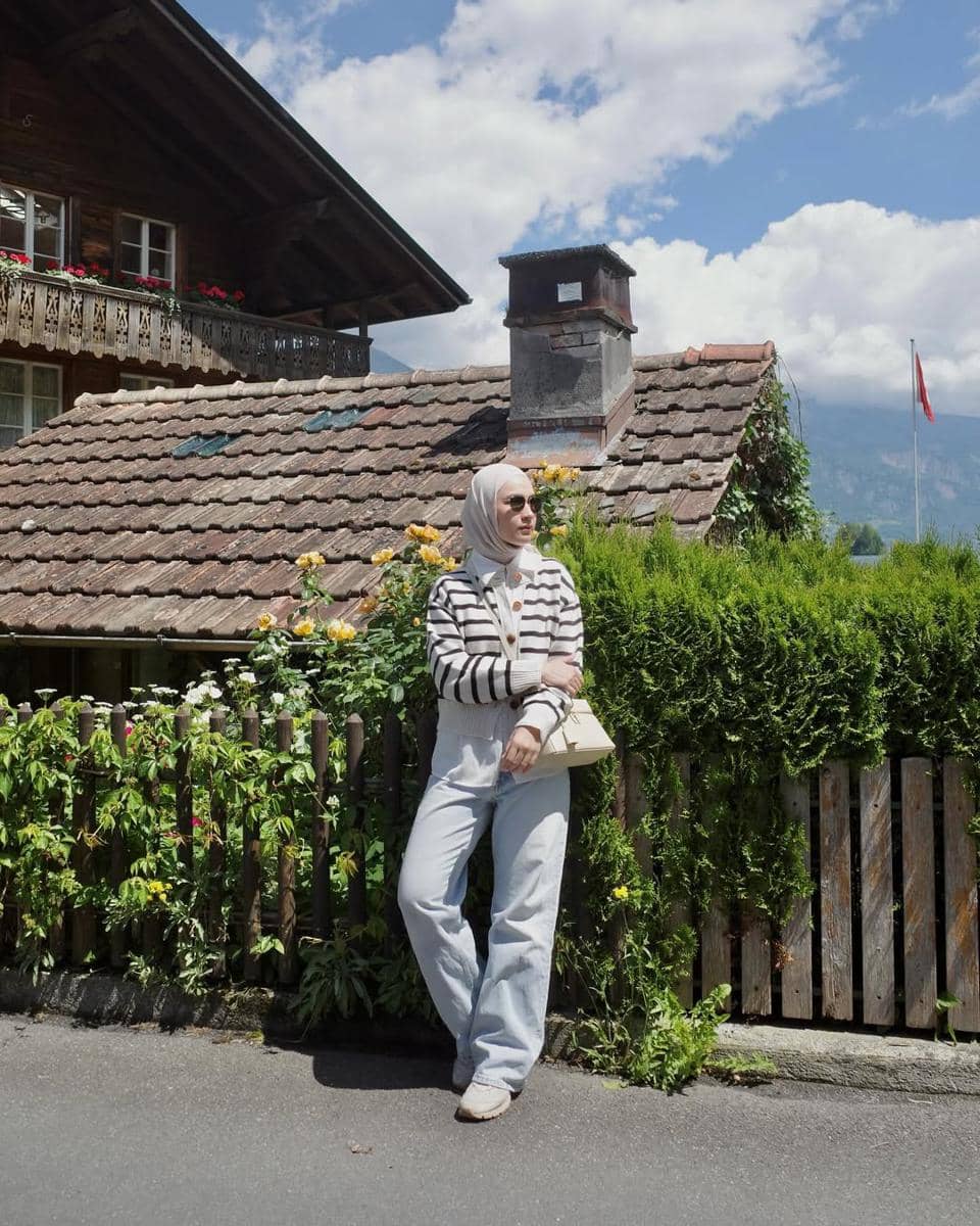 ide mix and match knitwear outfit ala Dwi Handa 