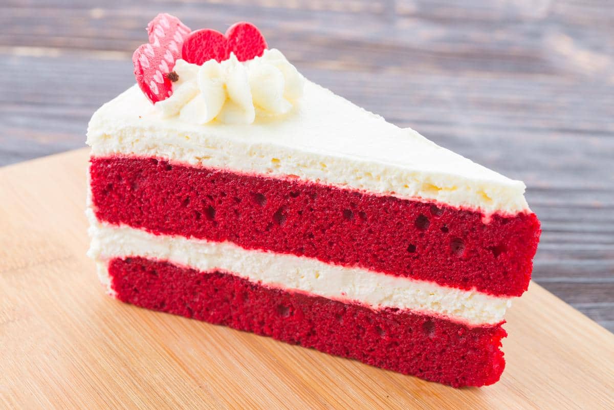 ilustrasi red velvet chiffon cake