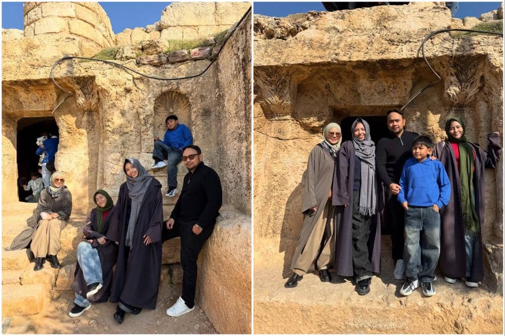 Keluarga Meisya Siregar mengunjungi Goa Ashabul Kahfi.