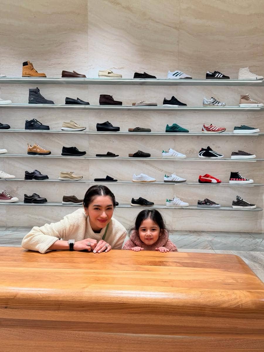 Angel Karamoy menghabiskan libur natal di Los Angeles