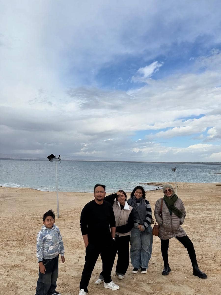 Keluarga Bebi Romeo belajar kisah nabi hingga ke laut mati.