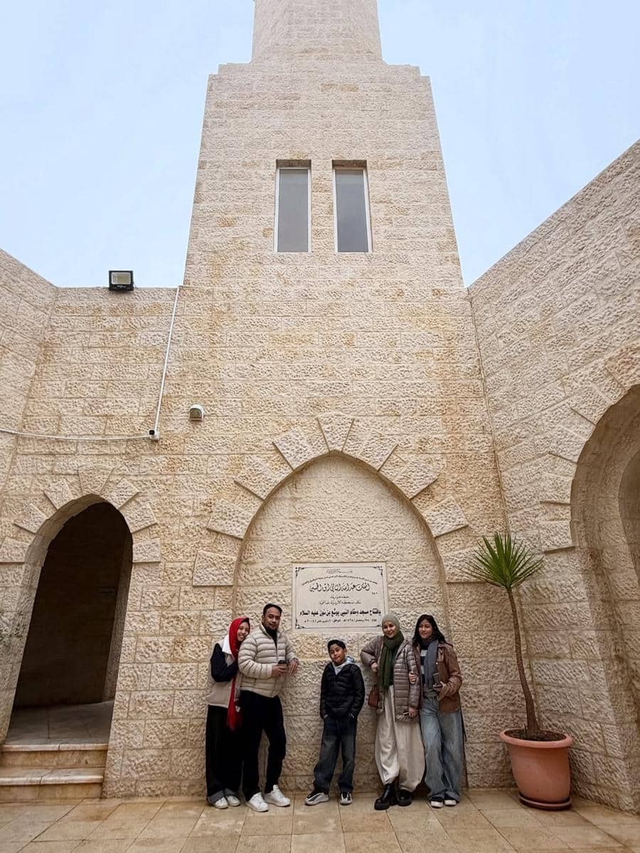 Keluarga Bebi Romeo belajar kisah nabi hingga ke laut mati.