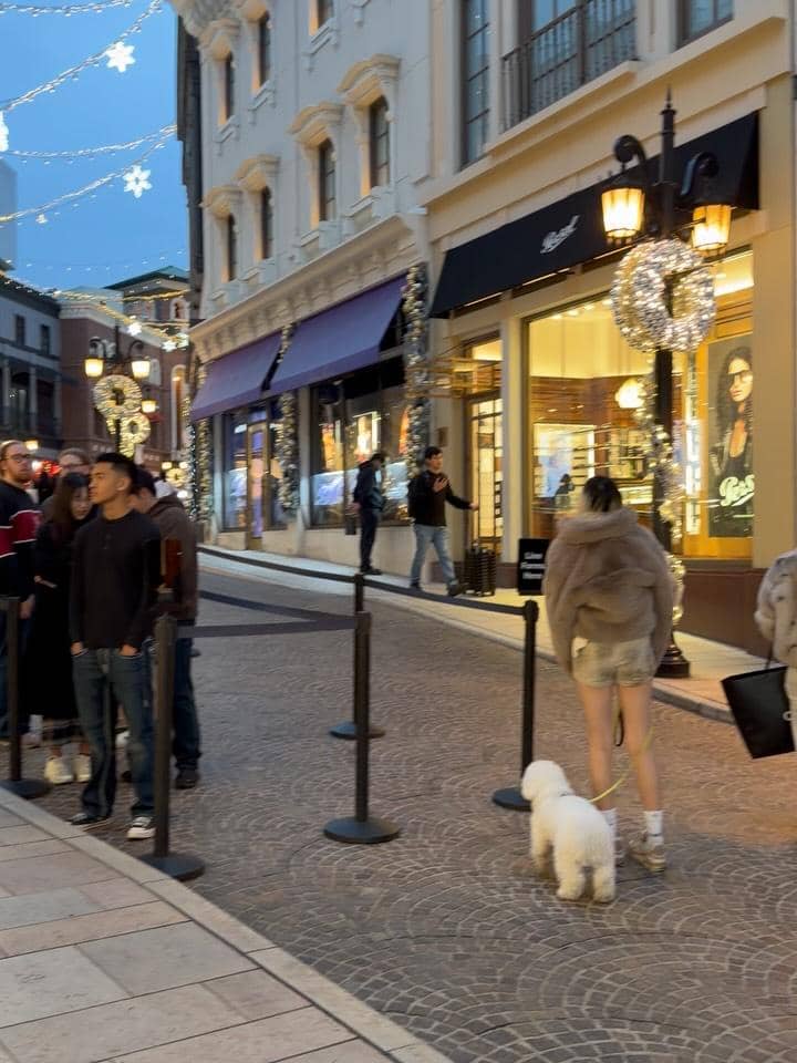 Angel Karamoy menghabiskan libur natal di Los Angeles