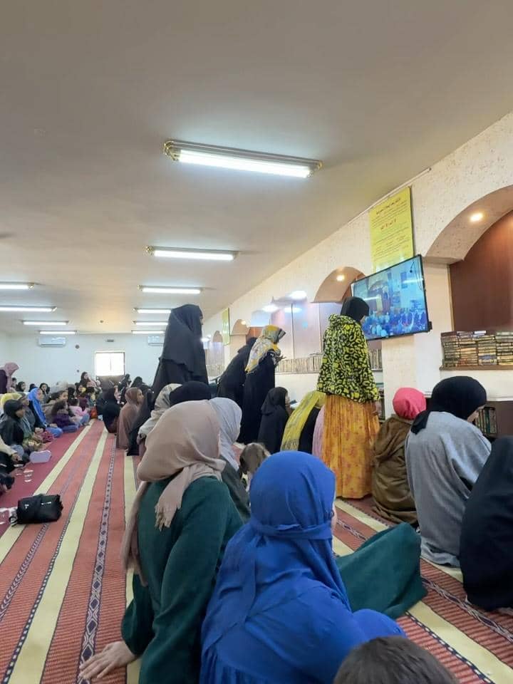 Keluarga Meisya Siregar mengunjungi Goa Ashabul Kahfi.