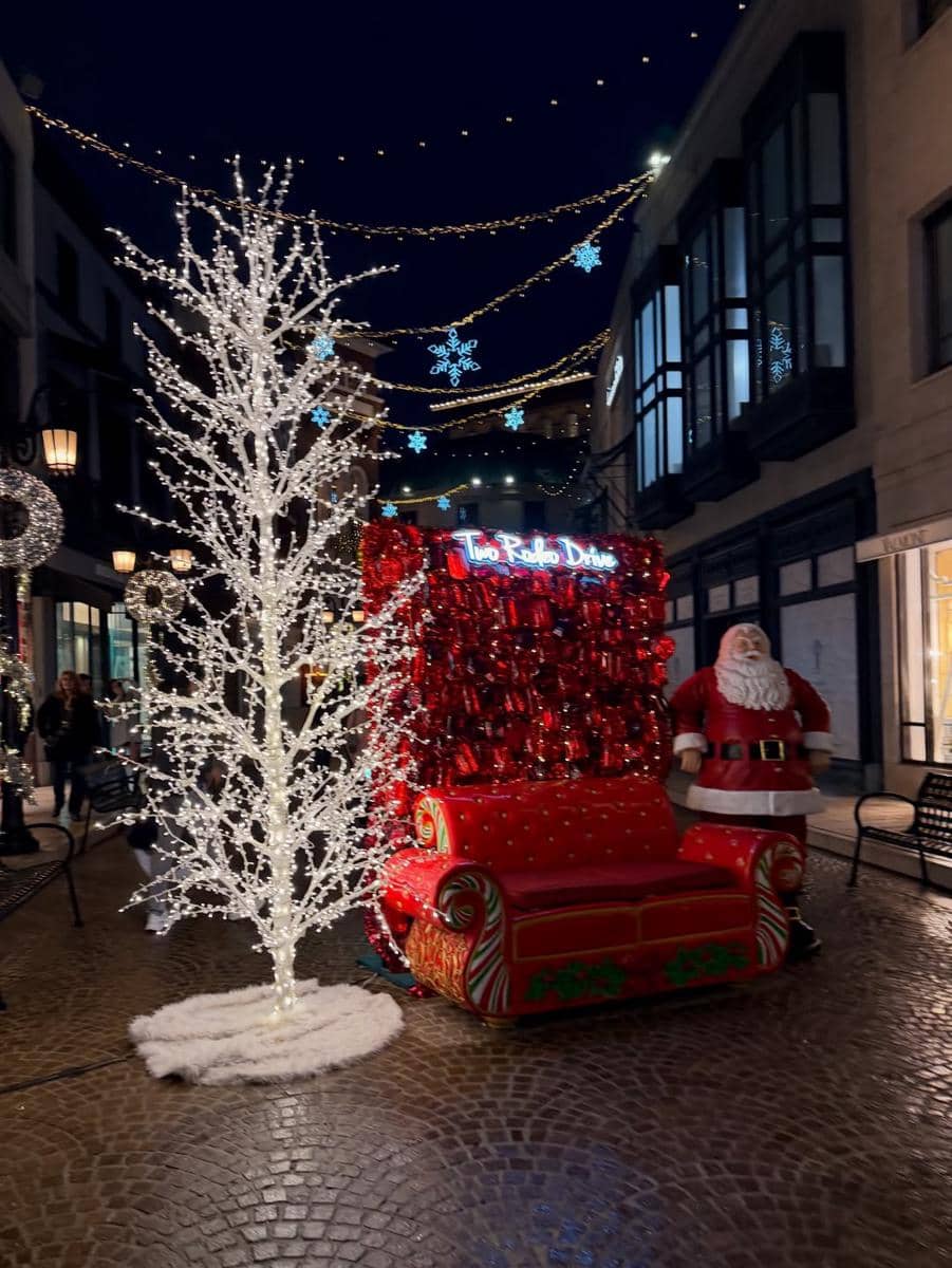 Angel Karamoy menghabiskan libur natal di Los Angeles