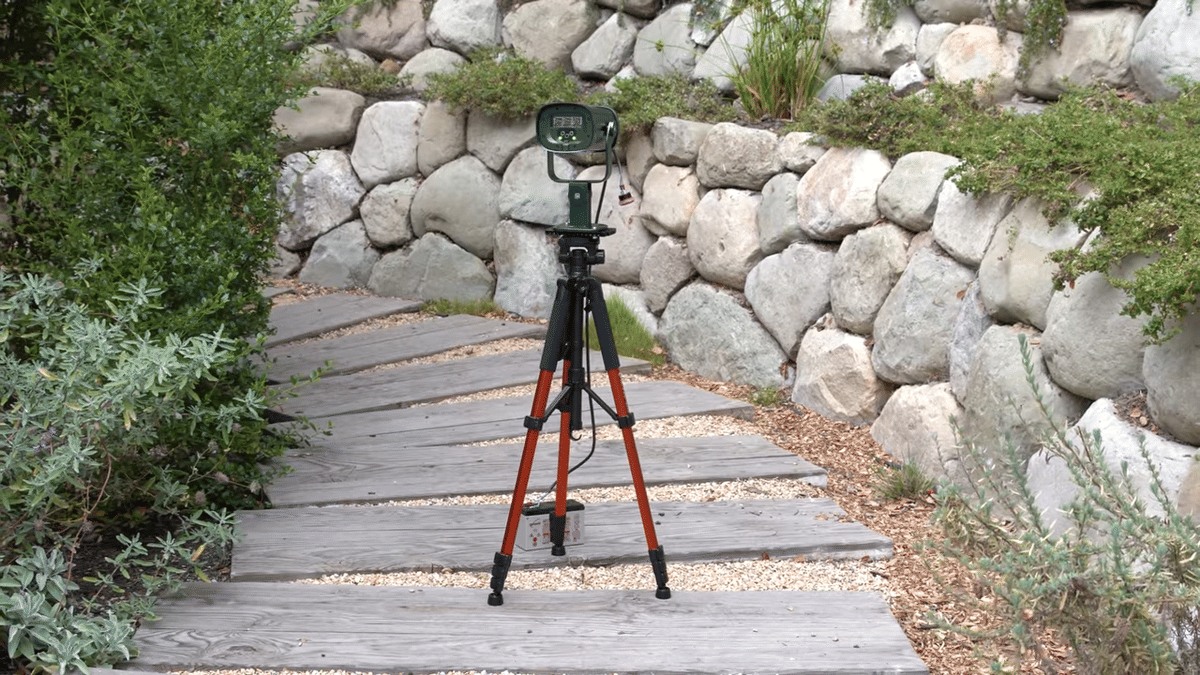 Sistem detektor Sonic Fire Tech, yang berfungsi untuk memantau suhu.