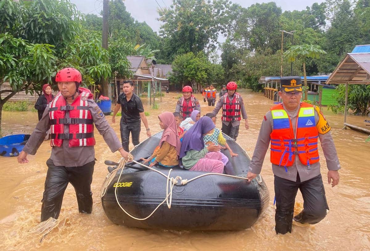antarafoto-banjir-di-tebing-tinggi-kalimantan-selatan-1766894465.jpg