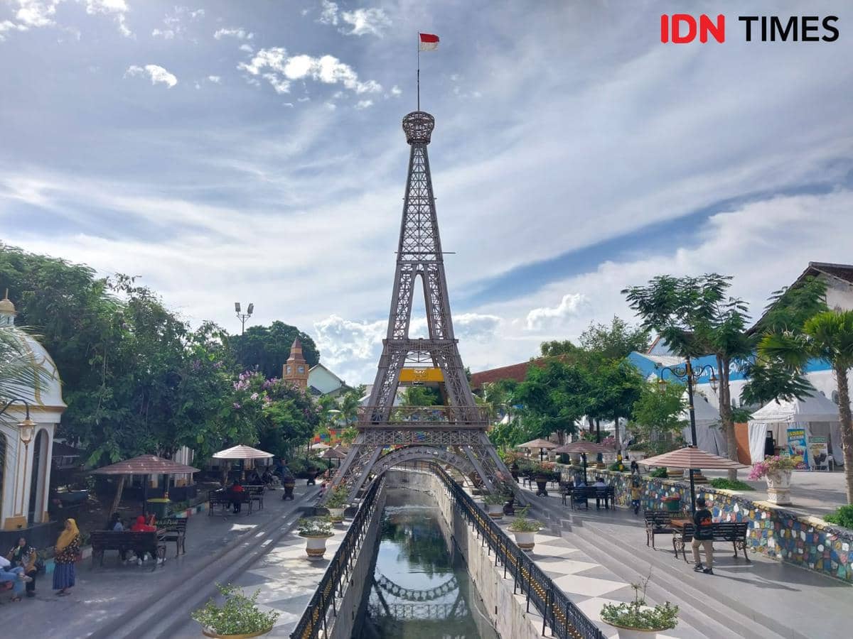 Potret Pahlawan Street Center Madiun 