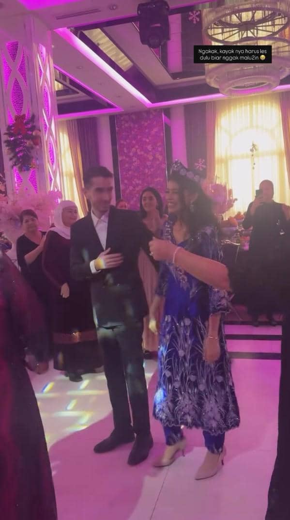 Jharna Bhagwani resepsi pernikahan di Tajikistan