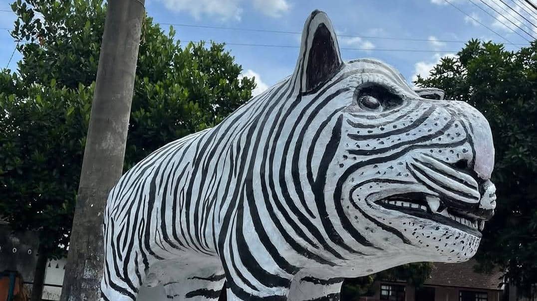 Patung macan putih yang viral di Kediri. IDN Times/istimewa