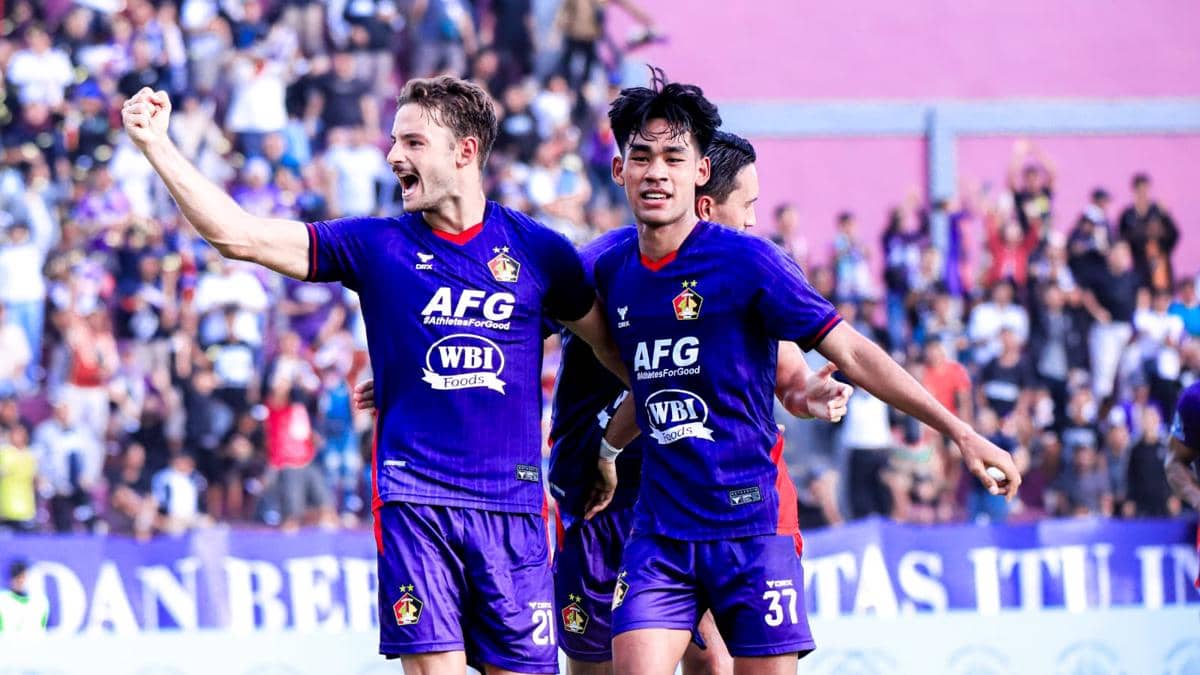Pemain Persik Kediri merayakan kemenangan usai mengalahkan Persis Solo. IDN Times/istimewa