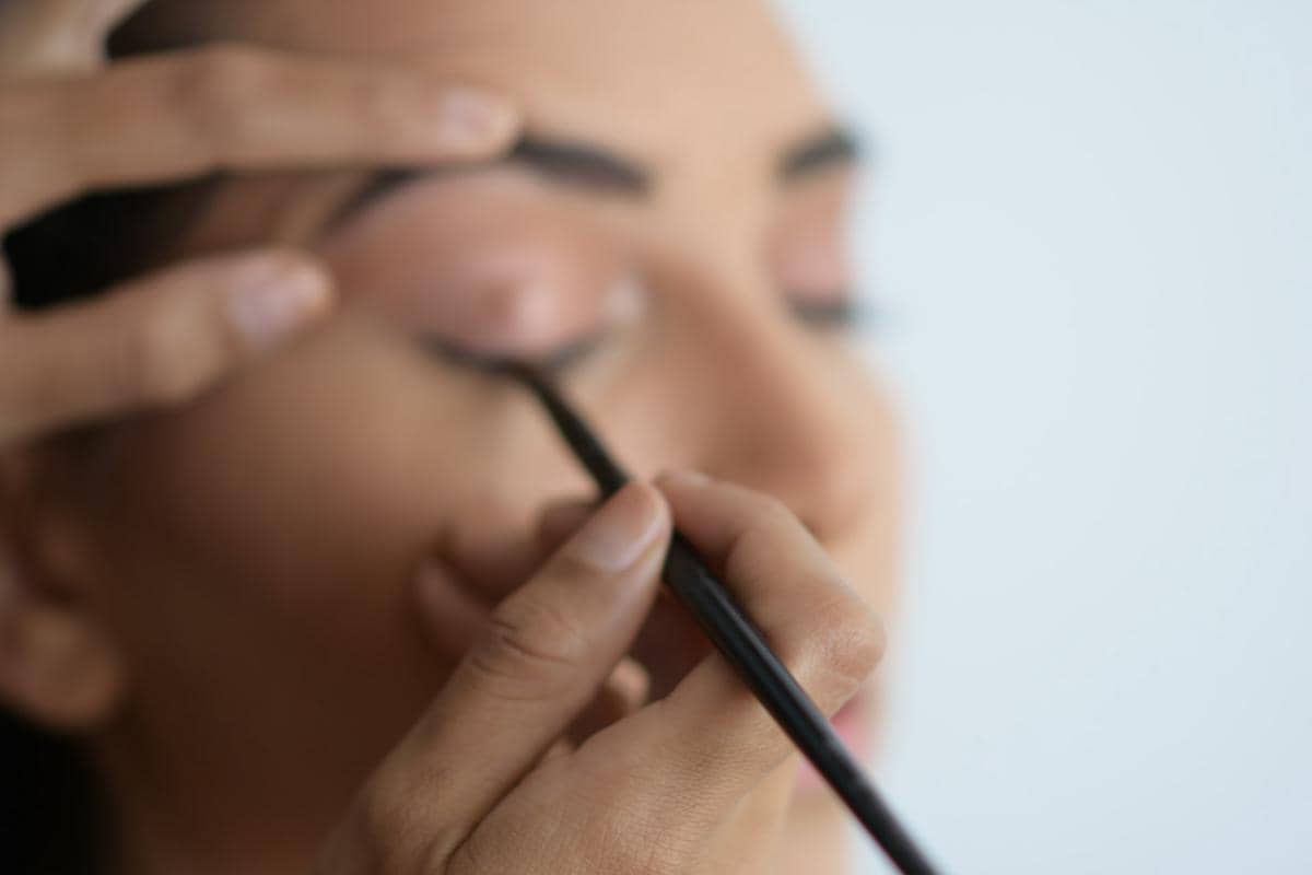 ilustrasi eyeliner