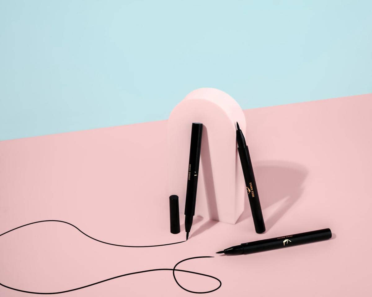 ilustrasi eyeliner