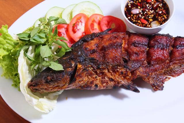 ilustrasi ikan bakar bumbu kecap jahe