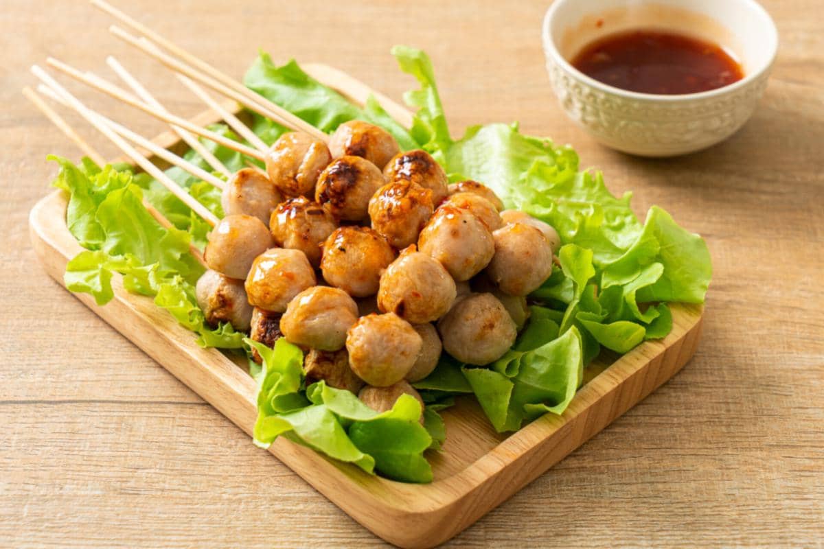 ilustrasi bakso ayam bakar 