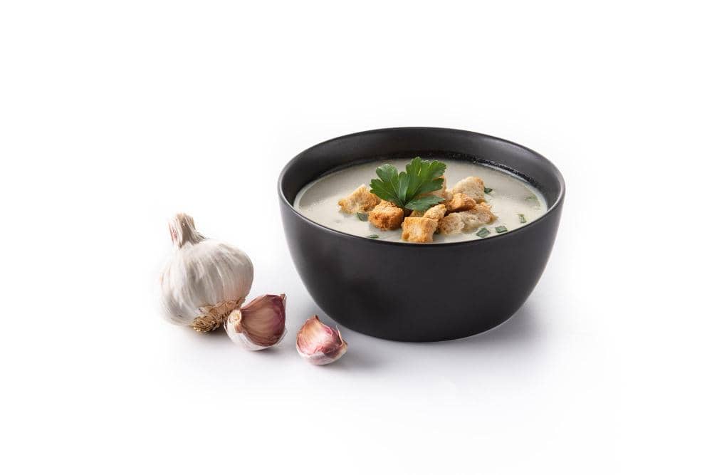 Sup bawang putih dengan topping crouton