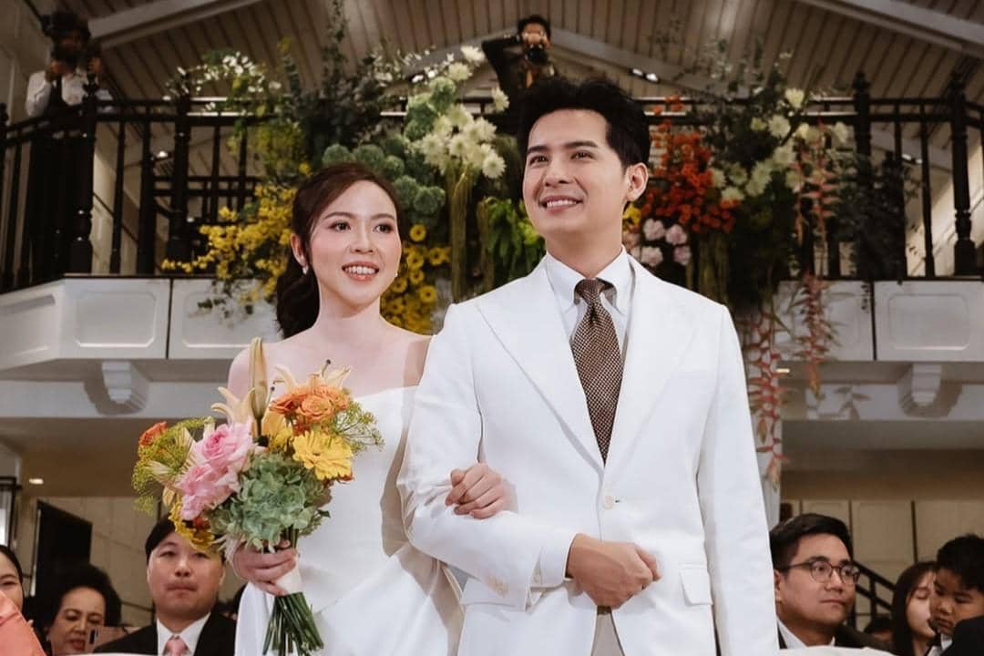 Pernikahan Can Atirut dan pasangan. 