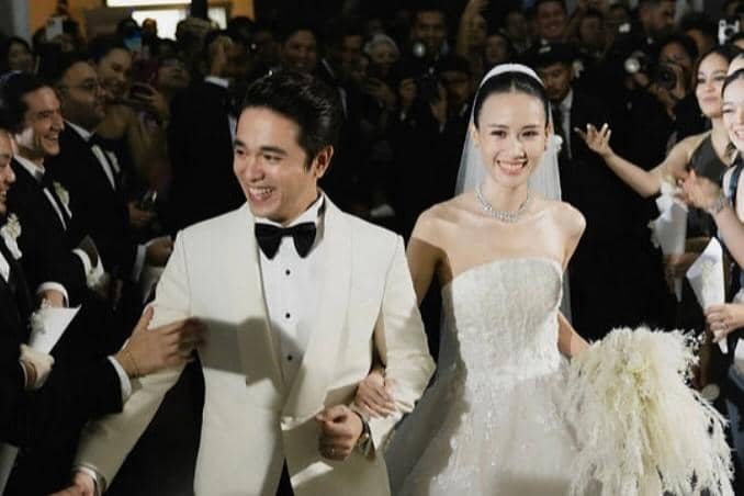 Pernikahan Alex Rendell dan pasangan.