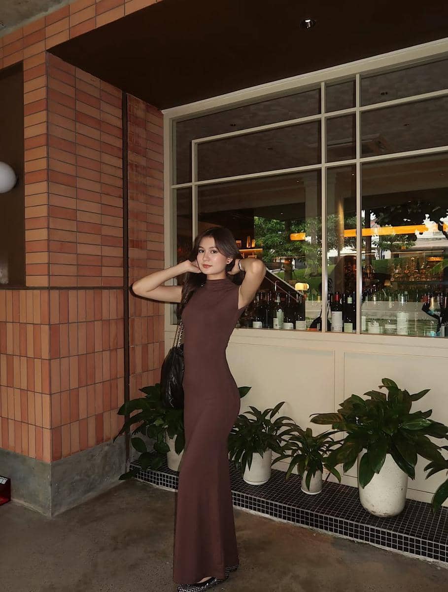 Ide OOTD Dress ala Zoe Abbas